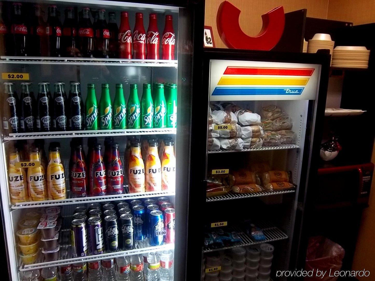 特克萨卡纳东智选假日酒店&套房 餐厅 照片