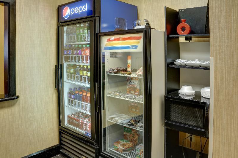 特克萨卡纳东智选假日酒店&套房 外观 照片